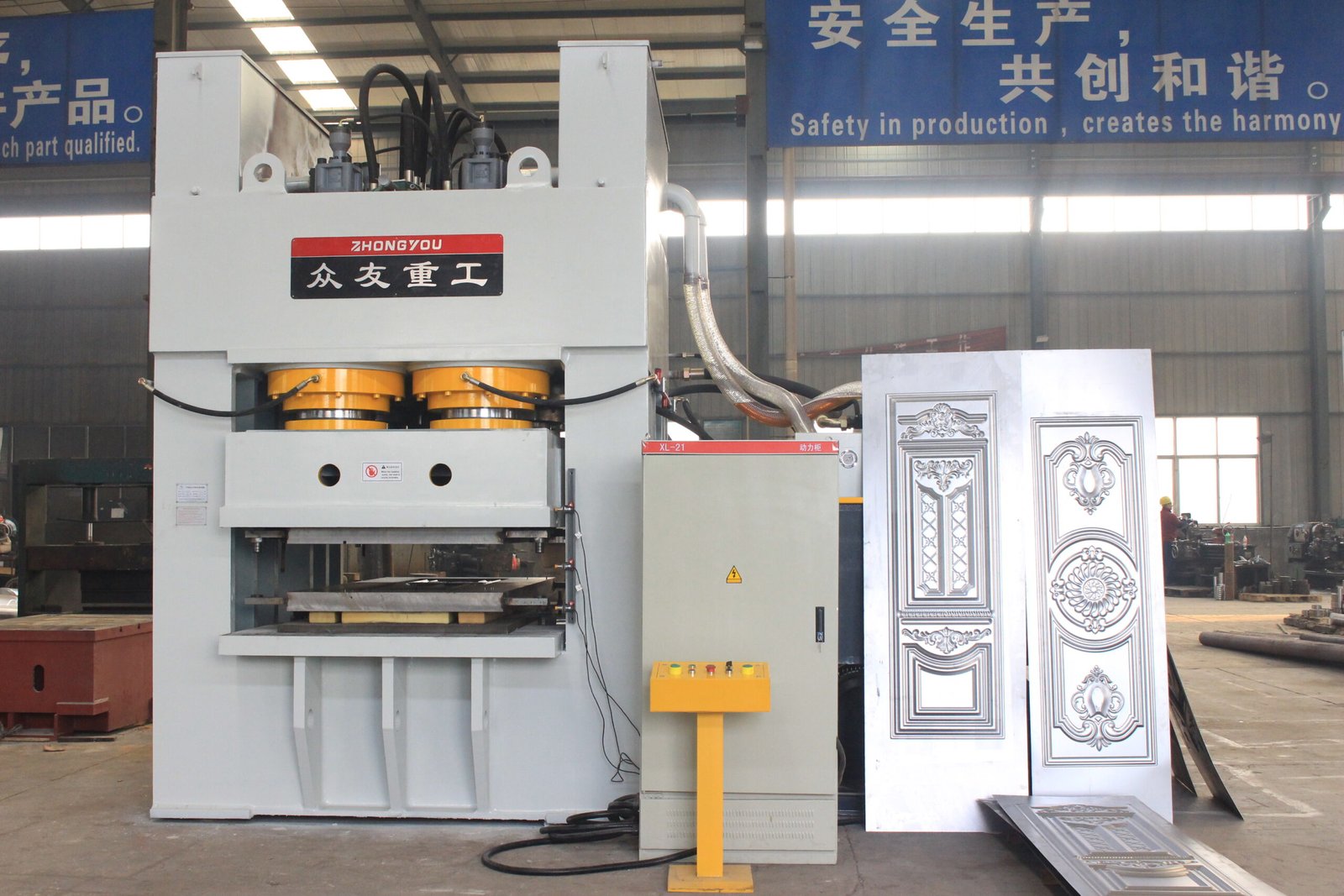 2500T metal door making machine